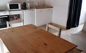 Giropode, maisonnette 36m2, 1/5 pers, cour fermée.